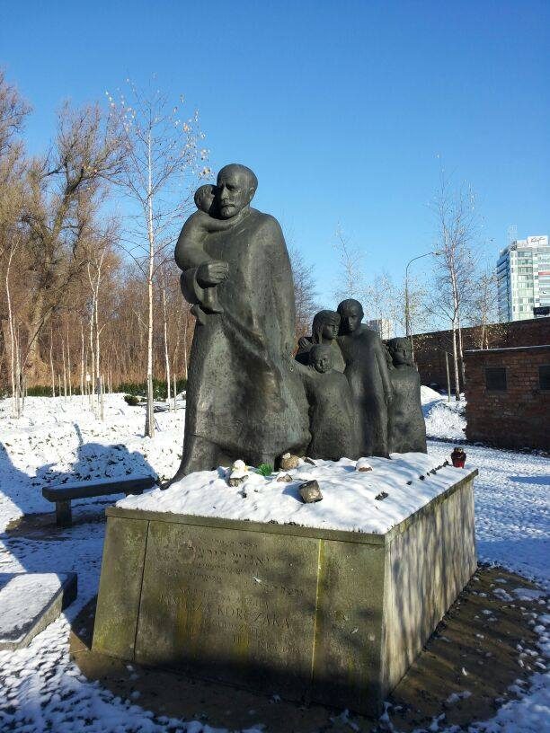 Janusz Korczak's cenotaph, Warsaw, Poland by Alessandra Li Pomi - 03.jpg